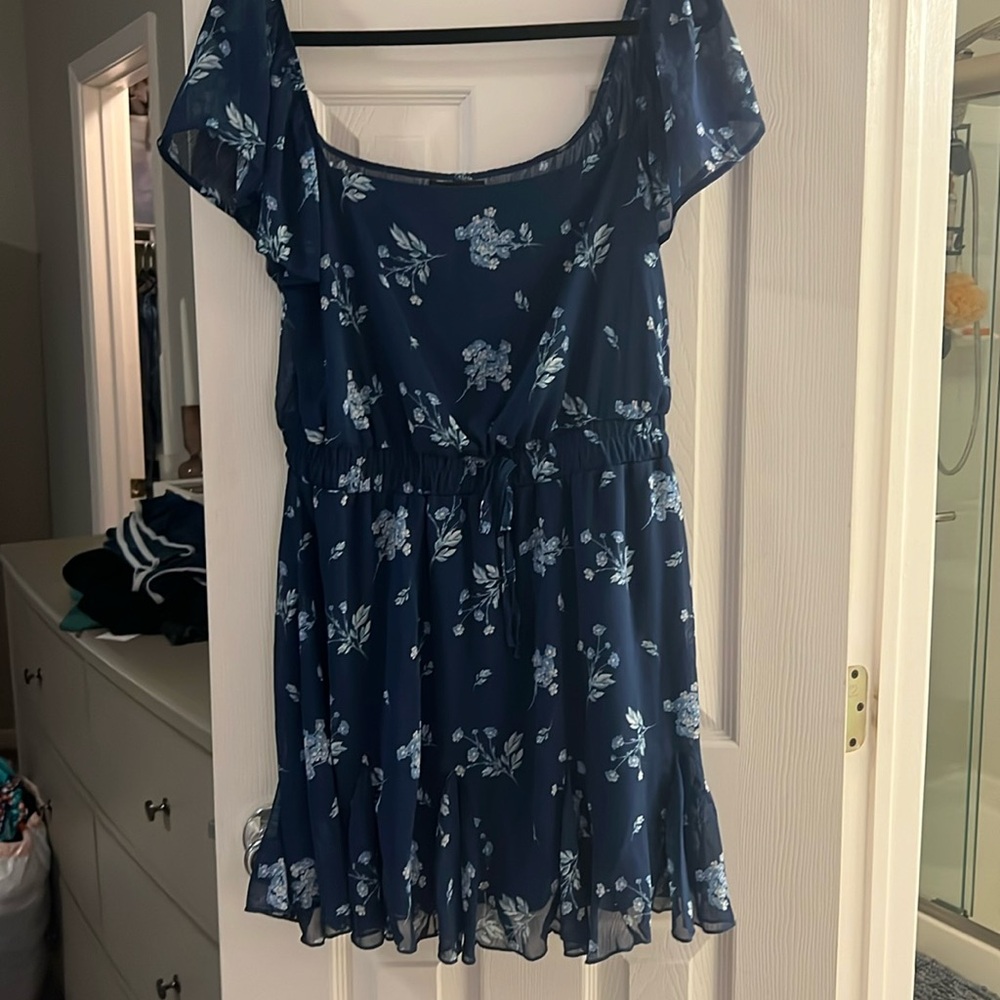 Francesca’s dress with sheer flutter sleeves